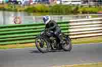 Vintage-motorcycle-club;eventdigitalimages;mallory-park;mallory-park-trackday-photographs;no-limits-trackdays;peter-wileman-photography;trackday-digital-images;trackday-photos;vmcc-festival-1000-bikes-photographs